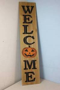 lot 208 image: NEW - Large Wood Outdoor Halloween Sign Decoration