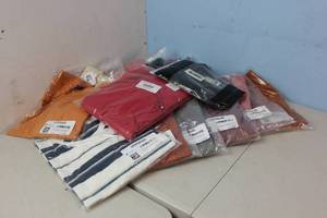 lot 237 image: Amazon Clothing Shelf Pull - 15 Pieces