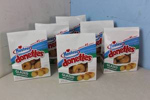 lot 301 image: 6 Bags of Hostess Glazed Mini Donuts Best By Date 3022023