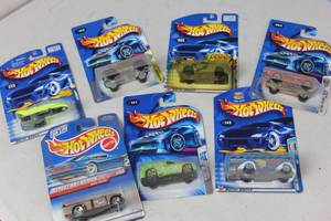 lot 380 image: 7 Hotwheels Cars