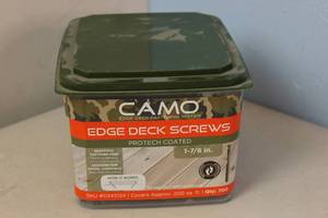 lot 6 image: NEW - CAMO 1-78 in. ProTech Coated Trimhead Deck Screw (700-Count) MSRP $47.97