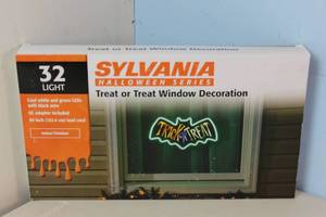 lot 210 image: NEW - Sylvania Halloween Series Window Decoration V32330