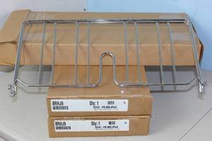 lot 526 image: 3 Units of METRO Shelf Divider 18 in x 2 in x 8 in, Steel, Silver, Chrome, (1) Shelf Divider