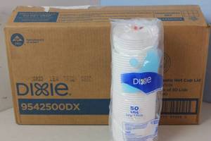 lot 505 image: Box of Dixie Cup Lids 9542500DX (500 Lids)