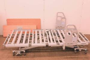 lot 105 image: Hospital Bed
