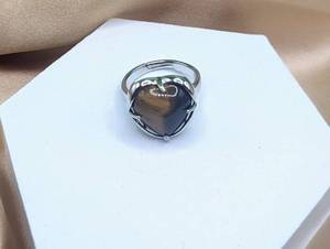 lot 592 image: Tigers Eye Gemstone Ring