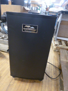 lot 8 image: Masterbuilt Electric Smokehouse
