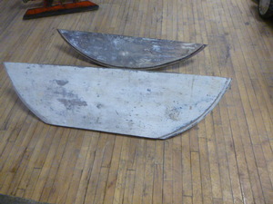 lot 15 image: 2 Wooden Shelves