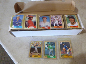 lot 52 image: 1987 Topps Baseball Cards Complete Set