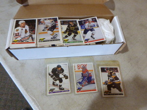 lot 55 image: 1993-94 Topps Premier Hockey Cards Complete Set