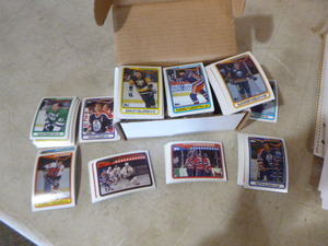 lot 57 image: 1990-91 Topps Hockey Cards Complete Set