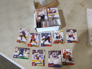 lot 59 image: 2009-10 Upper Deck Series 1 Hockey Cards