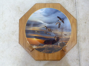 lot 100 image: Terry Redline Silent Sunset Collector Plate in Plate Holder Wall Hanging