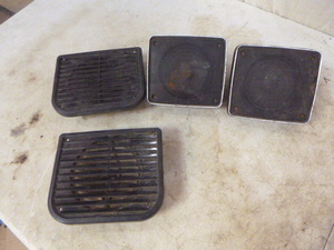 lot 106 image: 2 Sets of Audiovox Car Speakers