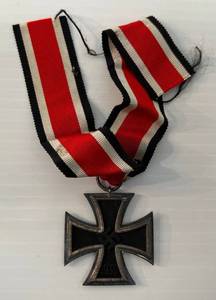 lot 2 image: 1939 Iron Cross Second Class BTW With Ribbon
