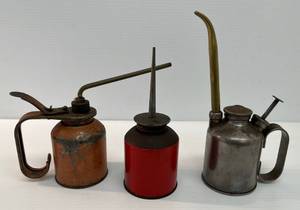 lot 4 image: Group Of Three Vintage Oil Cans