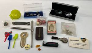 lot 64 image: Group Of Misc. Vintage Items And Miniatures Including Waterbottle Salesman Sample In Original Box
