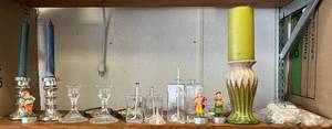 lot 142 image: Shelf Full Of Misc. Vintage Items