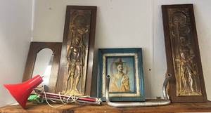 lot 180 image: Shelf Full Of Misc. Vintage Items