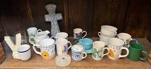 lot 210 image: Shelf Full Of Misc. Vintage Items