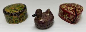 lot 237 image: Three Vintage Hand Painted Lacquerware Boxes Made In India