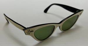 lot 238 image: Rare 1950s B & L Ray-Ban Cat Eye Sunglasses Pearlized Frames