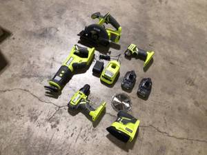 Ryobi 18V ONE 5-TOOL COMBO KIT Customer returns Review all pictures