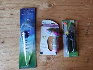 lot 17 image: Garden Decor, Hose Nozzle, Pruner
