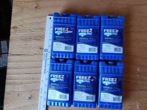 lot 25 image: Lot of 6 Small Freez Paks