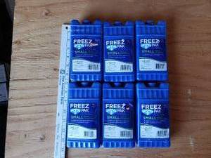 lot 26 image: Lot of 6 Small Freez Paks