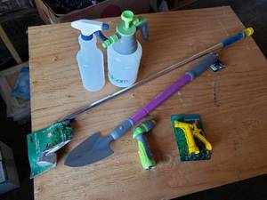 lot 27 image: 36 Garden Shower Sprayer, Garden Shovel, Nozzles, Spray Bottles