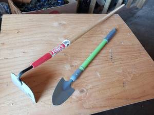 lot 32 image: Hoe and Garden Shovel