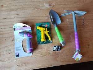 lot 34 image: Spray Nozzles and Hand Garden Tools