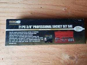 lot 62 image: 21 Piece 38 Socket Set