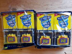 lot 118 image: Lot of 2 - 4 Packs of Big Cheese Rat Traps (8 traps)