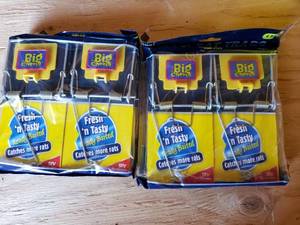 lot 119 image: Lot of 2 - 4 Packs of Big Cheese Rat Traps (8 traps)