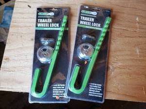 lot 124 image: Lot of 2 - Trailer Wheel Lock