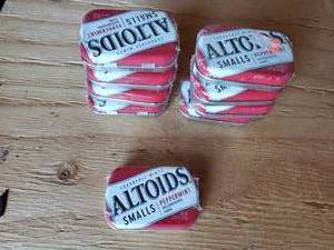lot 142 image: Lot of 10 Small Peppermint Altoids Expired 52022