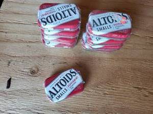 lot 143 image: Lot of 10 Small Peppermint Altoids Expired 52022