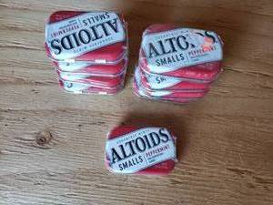 lot 144 image: Lot of 10 Small Peppermint Altoids Expired 52022