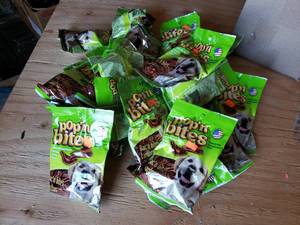 lot 148 image: Dog Treats popn bites - 25 packages