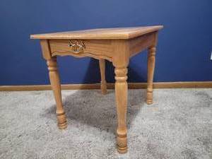 lot 87 image: American Traditional End Tables