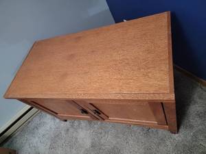 lot 9 image: Aspen Furniture Mission Console Cabinet