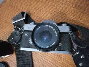 lot 10 image: Cannon FTb QL 35mm Film Camera