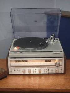 lot 11 image: Technics SL-B2 Pioneer SX-780 Turntable & Receiver