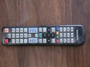 lot 1 image: Samsung Smart 50 LED TV model UN50ES6150F