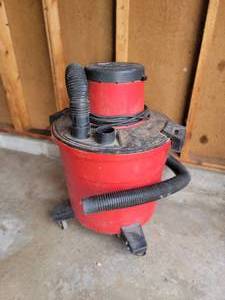 lot 101 image: Wet-Dry Craftsman Shop Vacuum