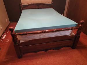 lot 52 image: Sears Open Hearth Colonial Cannonball Bedframe