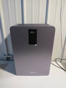 lot 38 image: Bissell air400 Air Purifer Model 24791 - Needs Filter