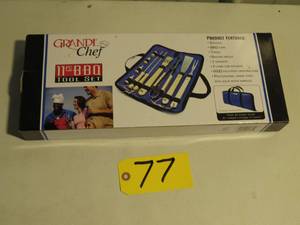 lot 77 image: Grande Chef 11 Pc Barbeque Tool Set